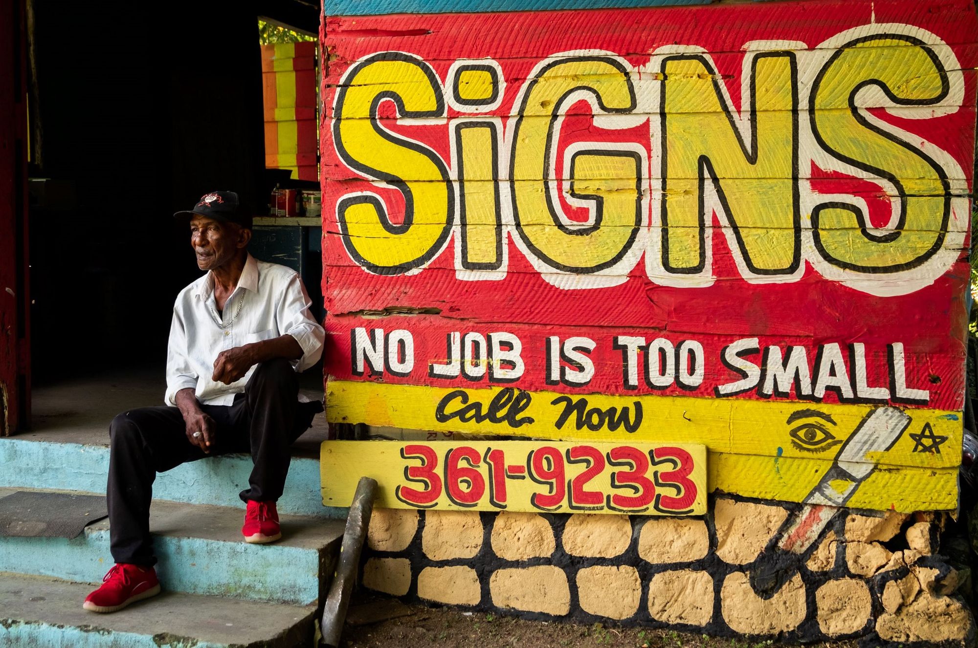 Tracey Thorne’s Hand-Painted Jamaica