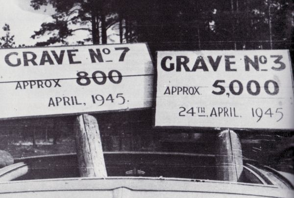 "Grave No.7, approx. 800, April, 1945" and "Grave No.2, approx. 5,000, 24th April 1945"