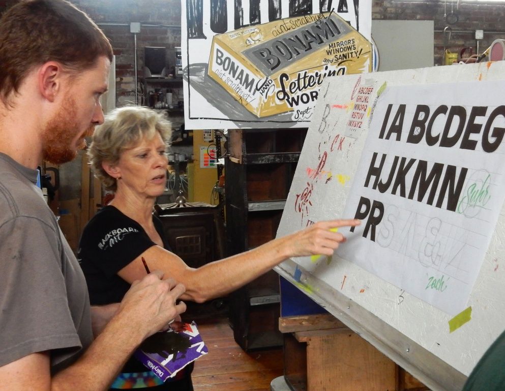 Cheryl McLean of Sydney Blackboard Art fame, gets stuck into some teaching on the first day of Mike Meyer’s workshop.