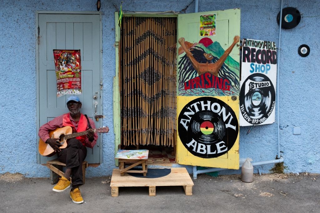 Anthony Able Record Shop © Tracey Thorne